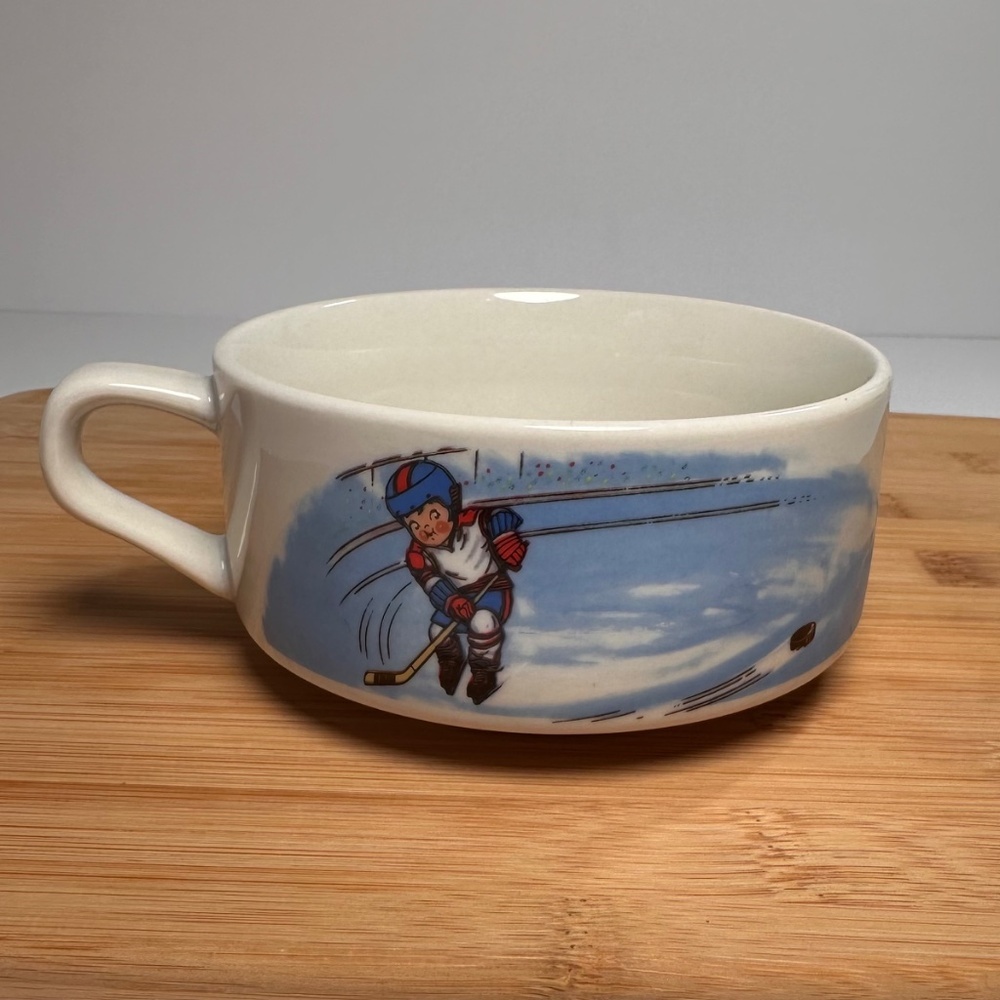 1980s Campbell’s Soup “Hockey Kid” Mug 🏒 Vintage Stoneware Soup/Chili Crock
